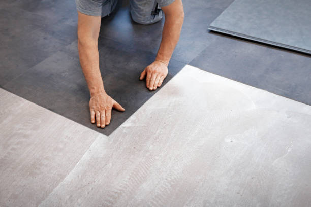How Long Does Vinyl Flooring Last in Dubai? Real Lifespan Data How Long Does Vinyl Flooring Last in Dubai? Real Lifespan Data